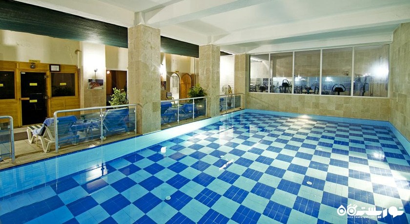 نمای استخر سرپوشیده